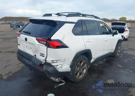 2023 Toyota Rav4 Hybrid Woodland Edition z USA, uszkodzony, nr VIN 2T3UWRFV6PW176631